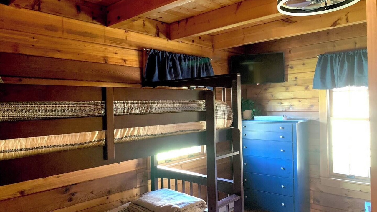 Photo of Bedroom in Roxbury