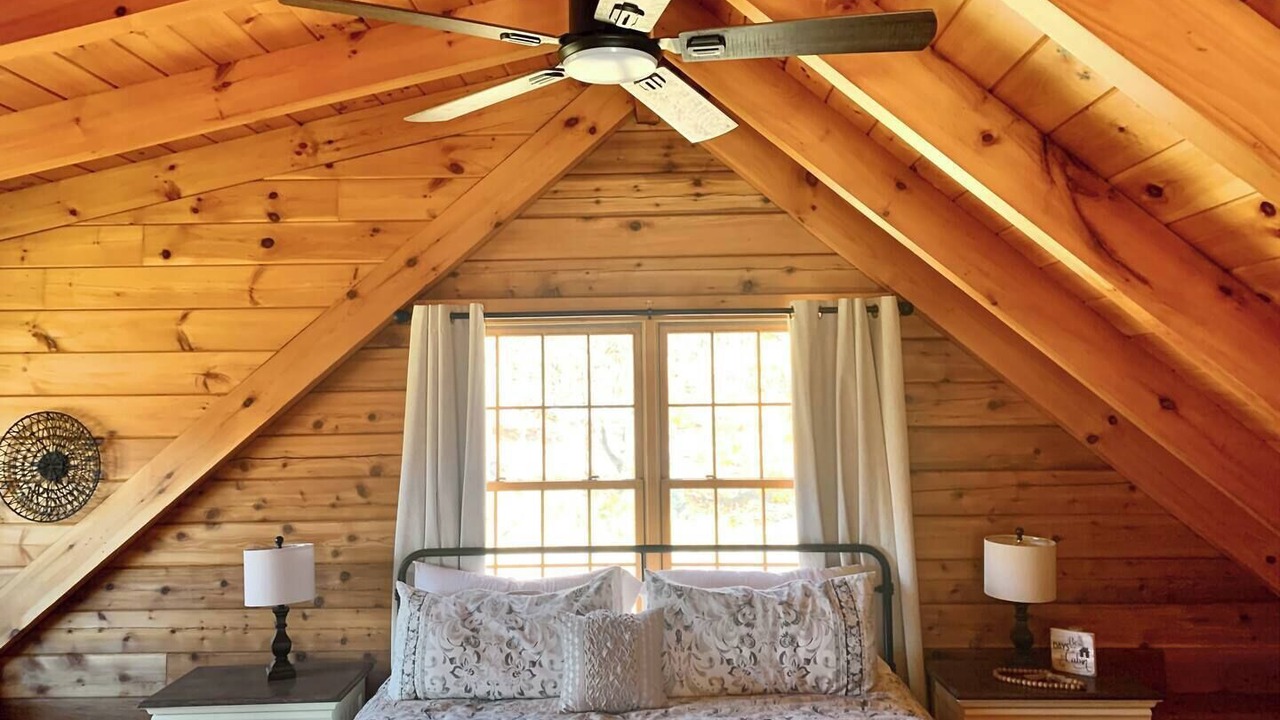 Photo of Bedroom in Roxbury