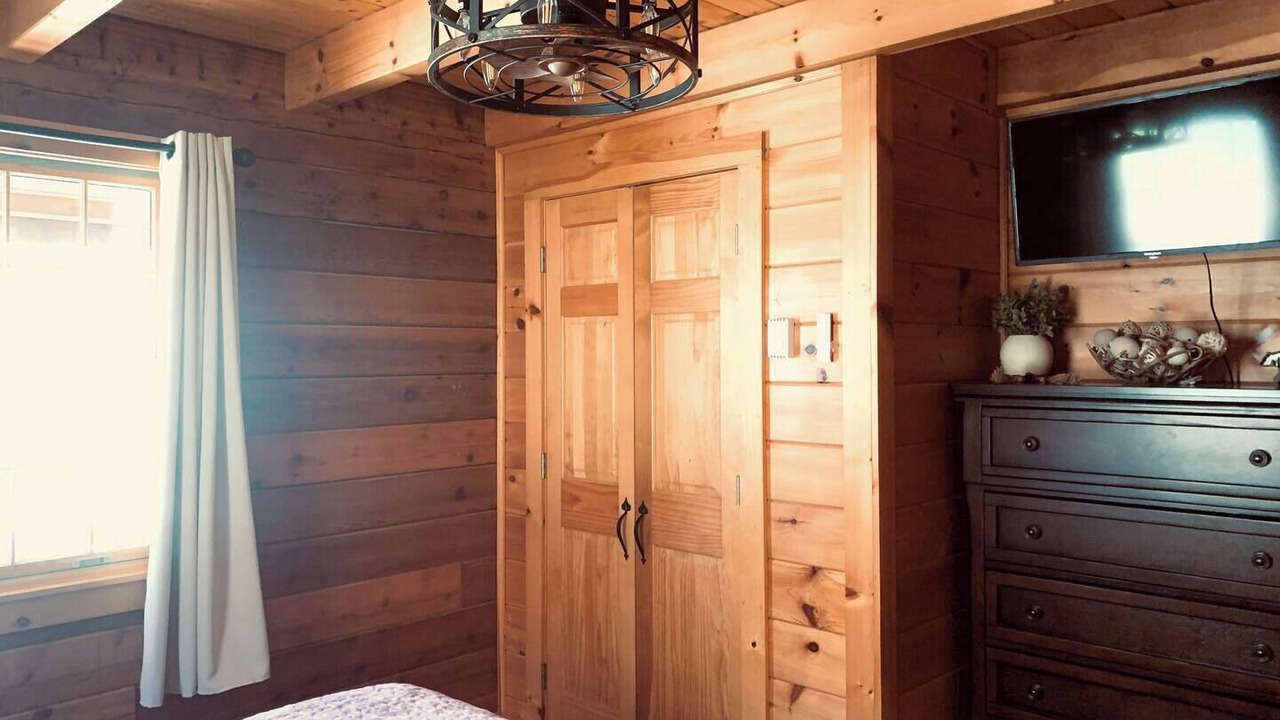 Photo of Bedroom in Roxbury
