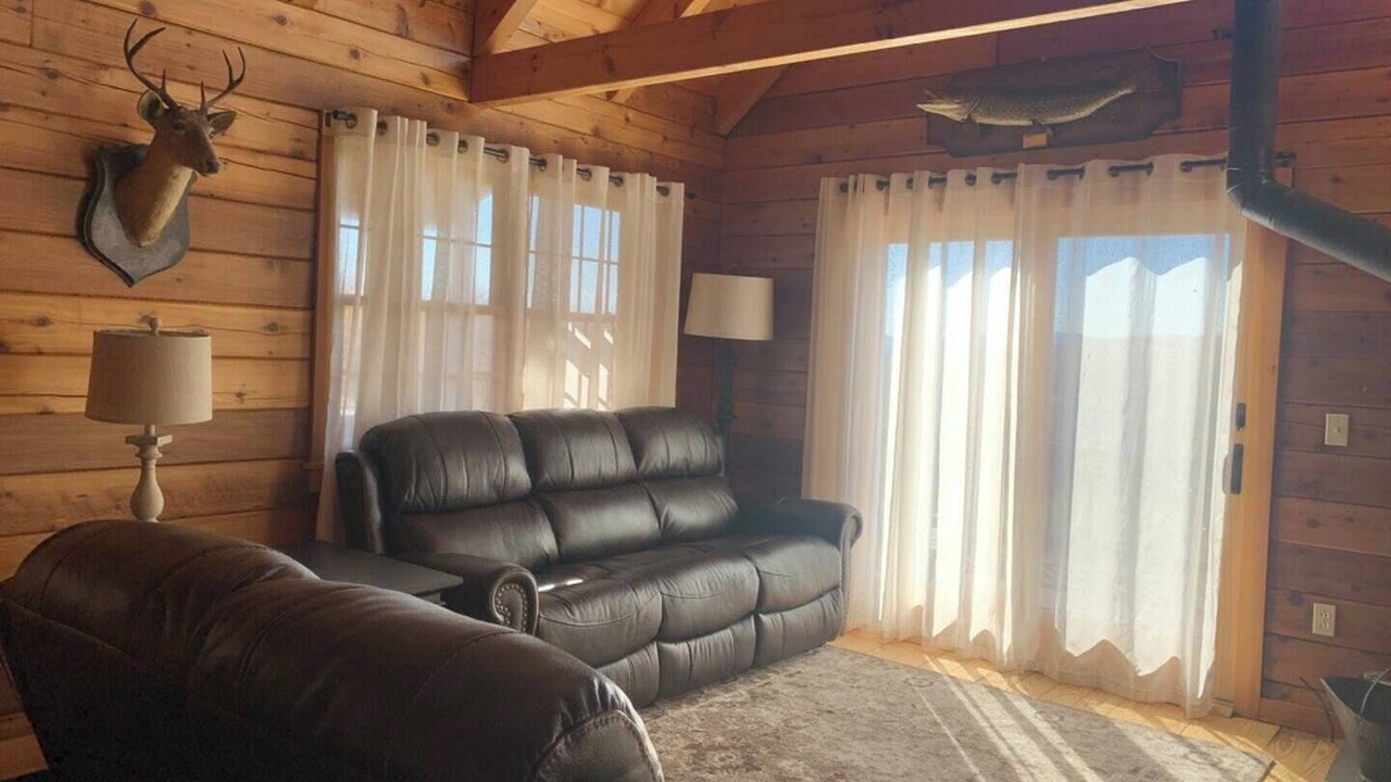 Photo of Livingroom in Roxbury