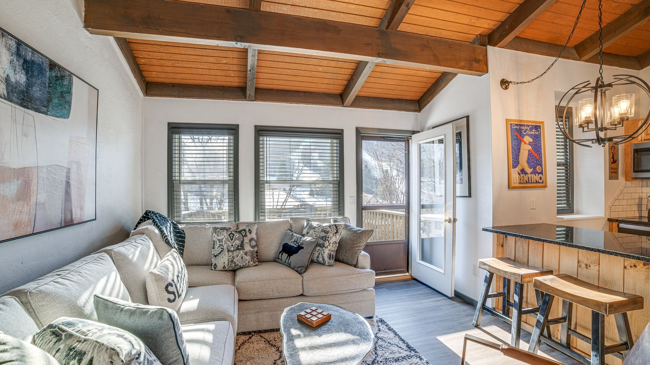 Photo of Livingroom in Blodgett Mills