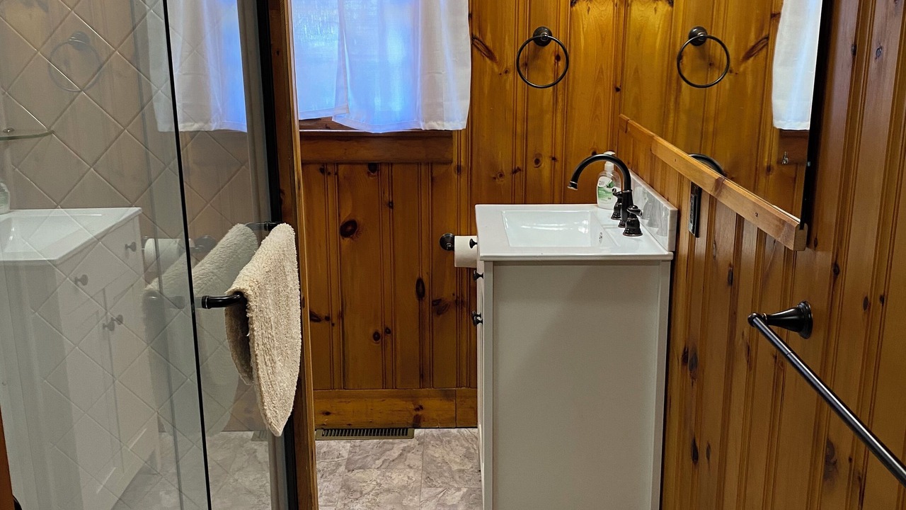 Photo of Bathroom in Warren County