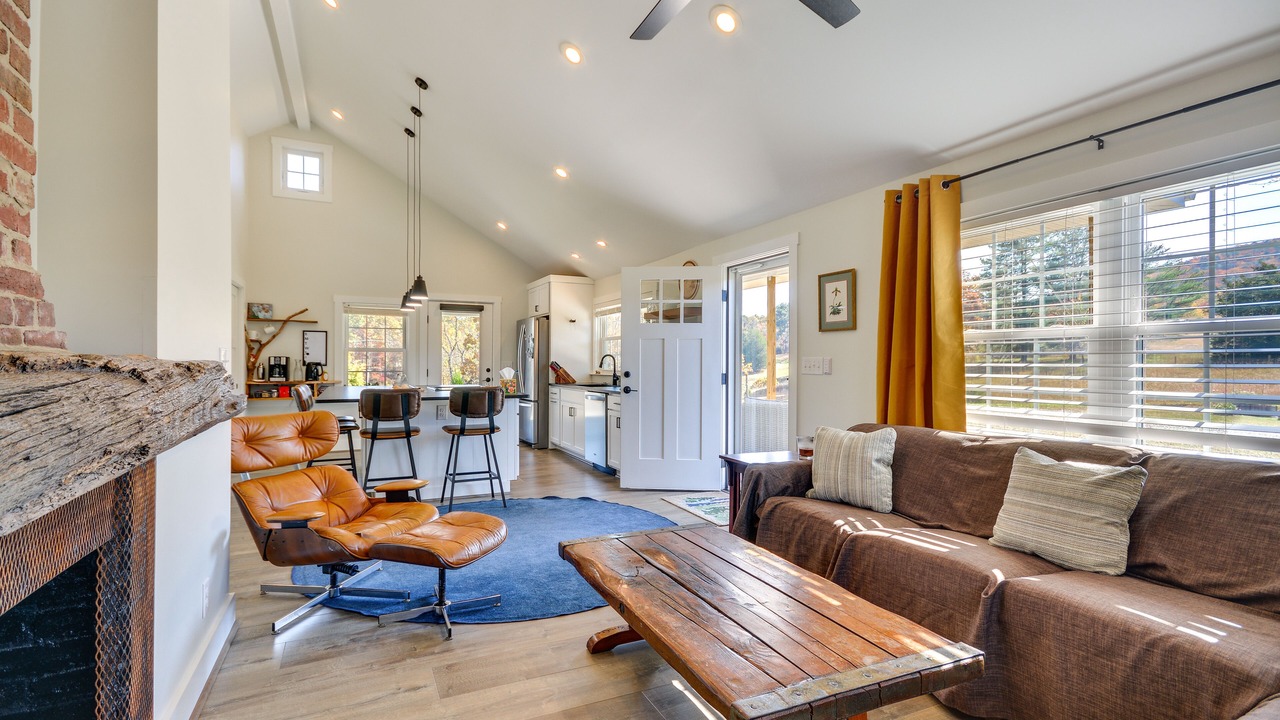 Photo of Livingroom in Pilot Mountain
