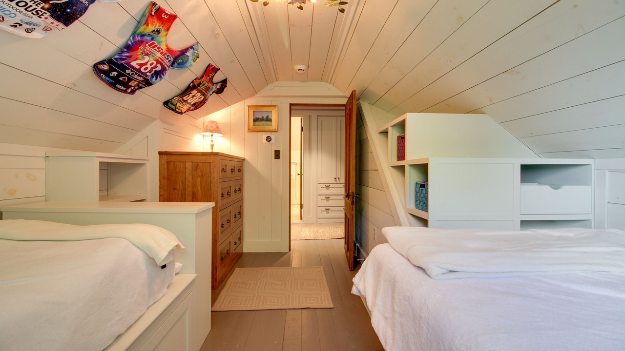 Photo of Bedroom in Silver Bay