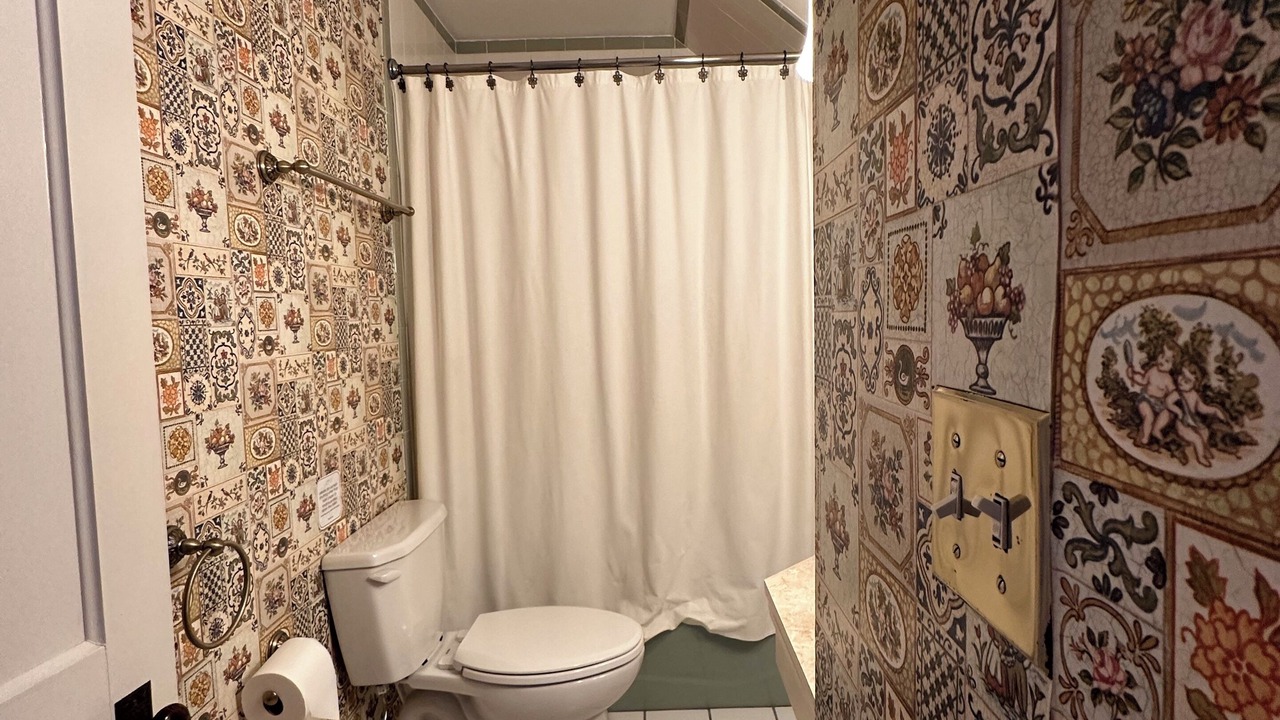 Photo of Bathroom in Warren