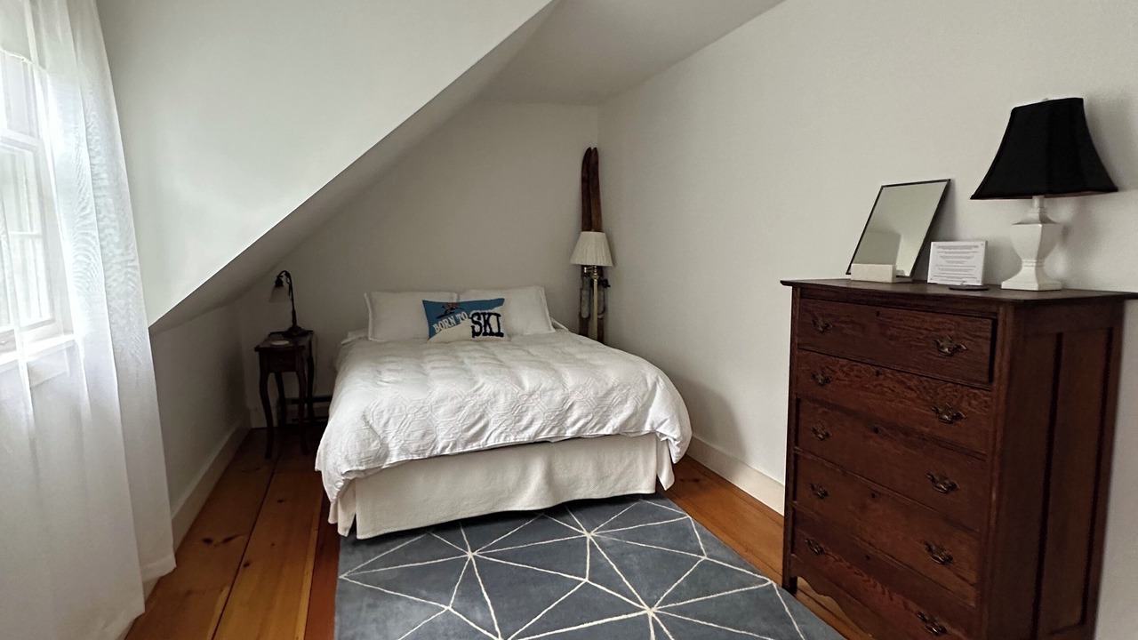 Photo of Bedroom in Warren