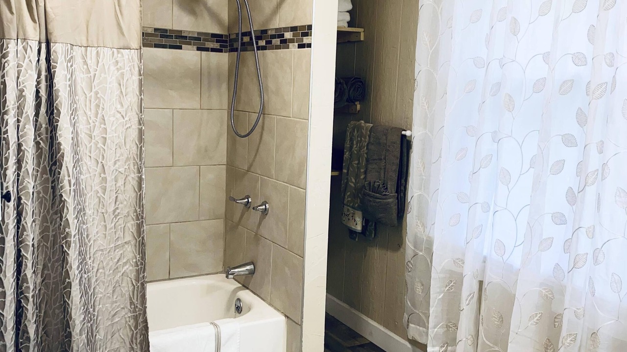 Photo of Bathroom in McArthur