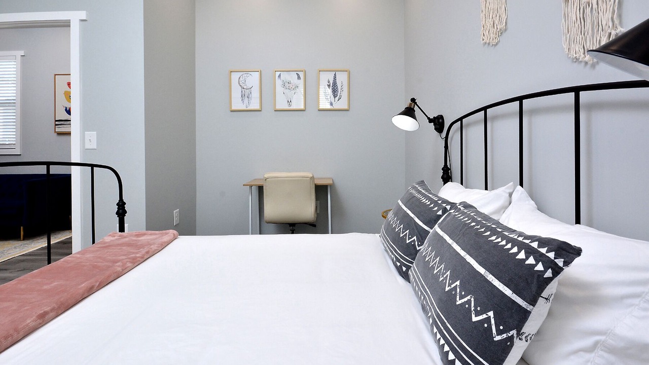 Photo of Bedroom in Elon