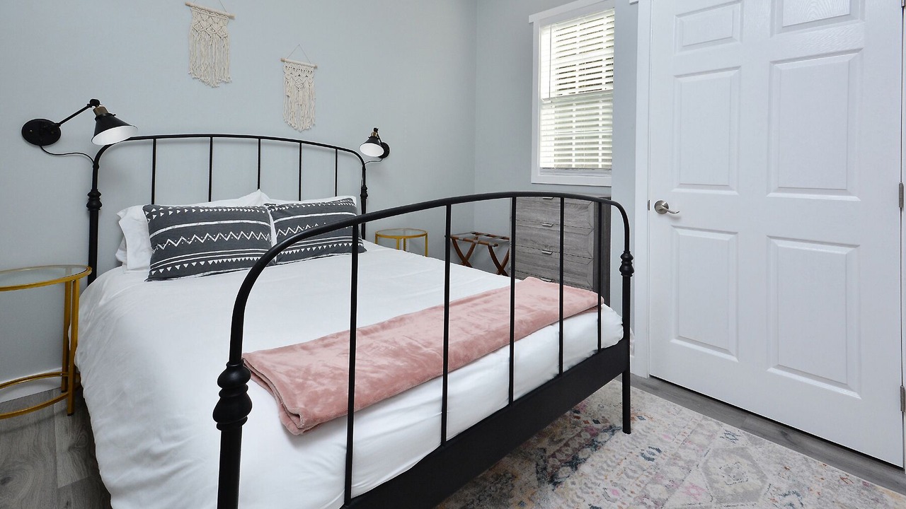 Photo of Bedroom in Elon