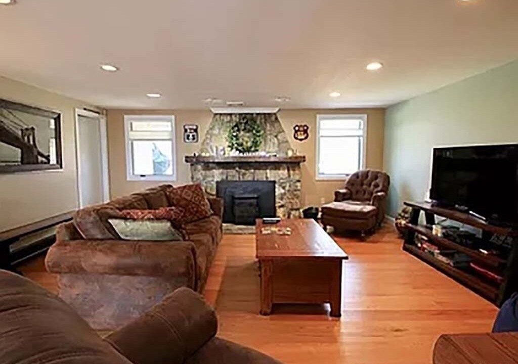 Photo of Livingroom in New Milford