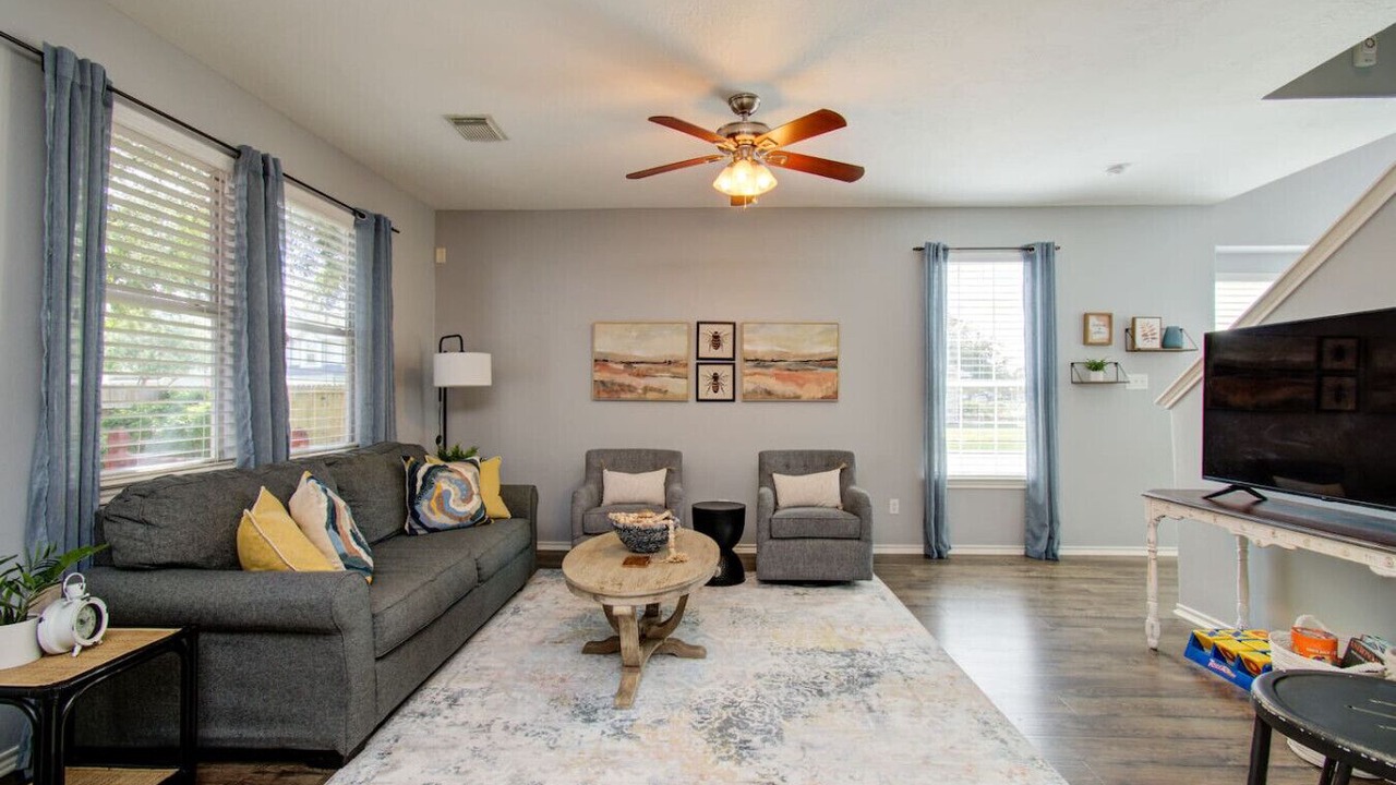 Photo of Livingroom in Dickinson