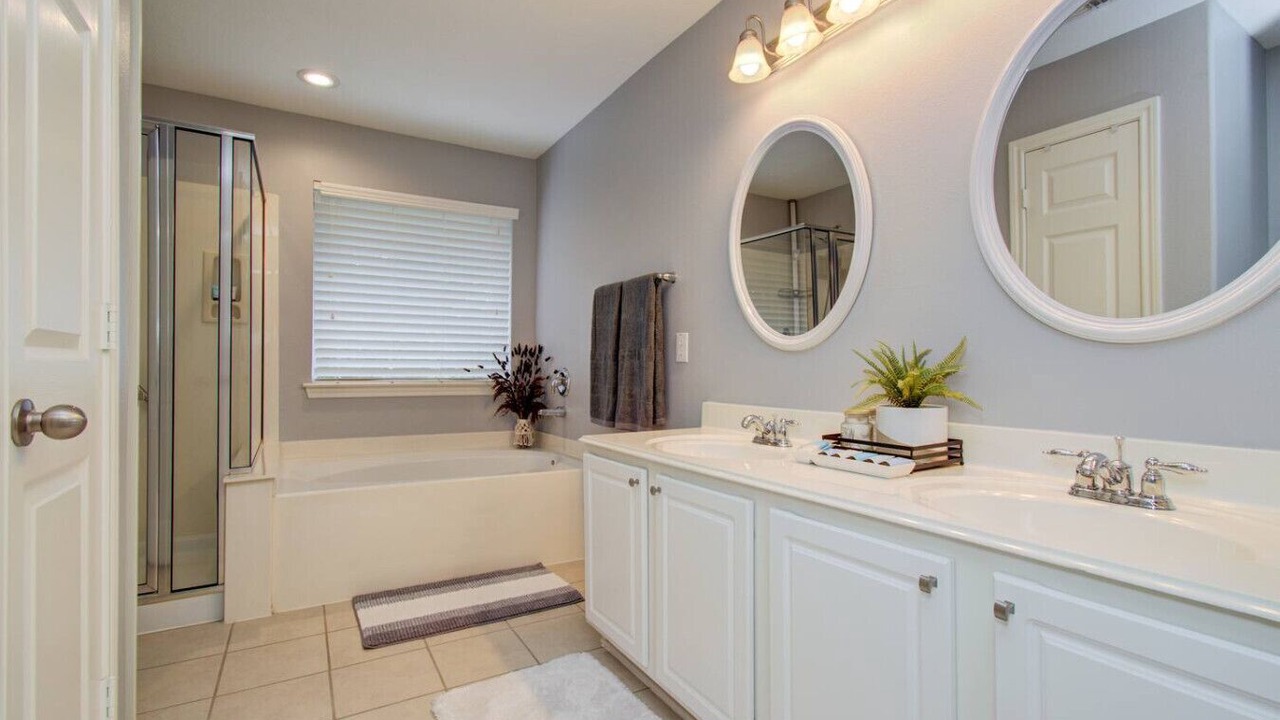 Photo of Bathroom in Dickinson