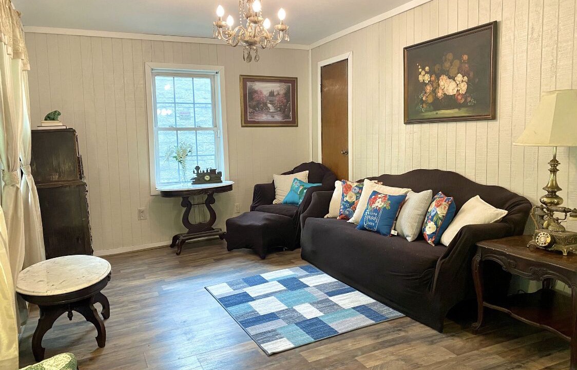 Photo of Livingroom in Chapmanville
