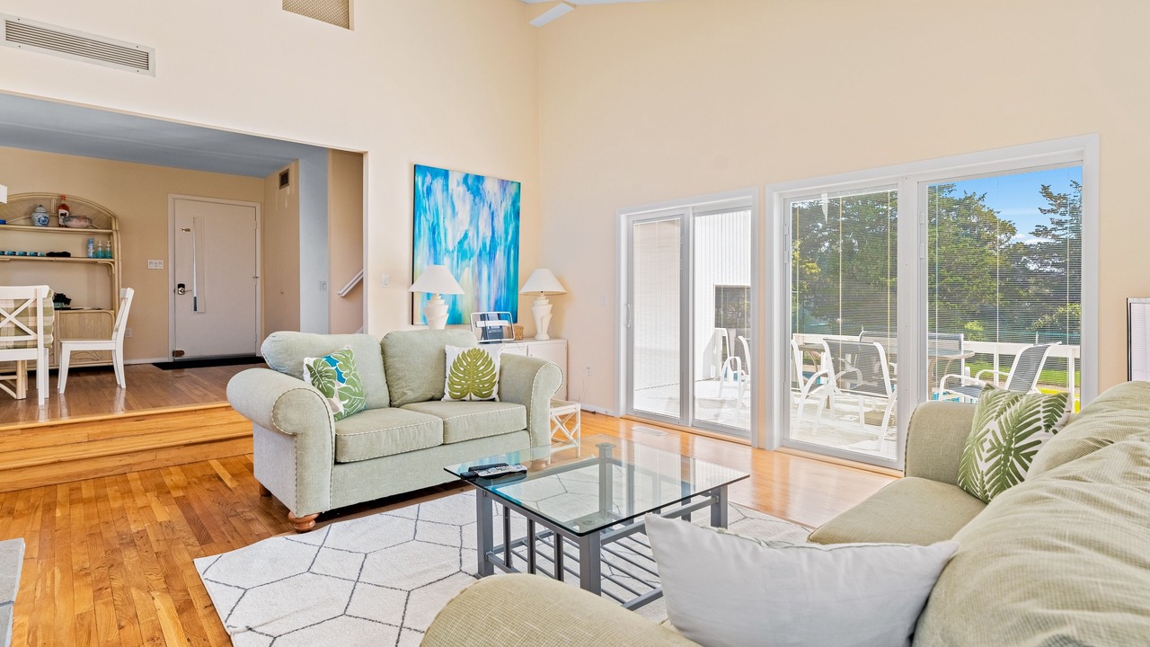 Photo of Livingroom in Westhampton Beach