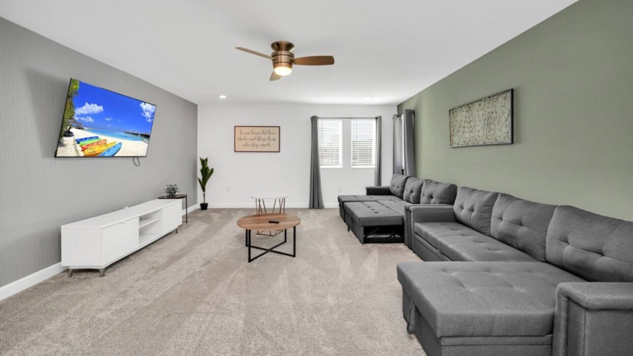 Photo of Livingroom in Four Corners