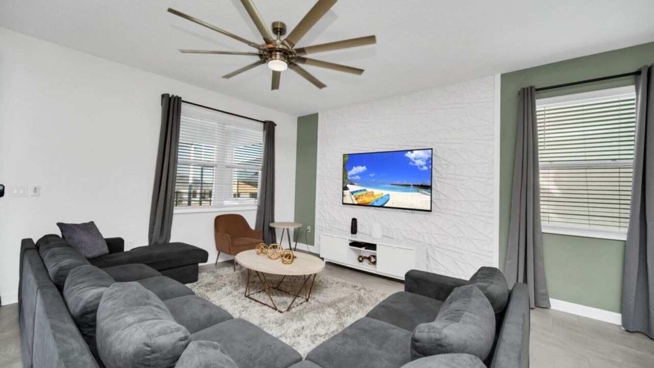 Photo of Livingroom in Four Corners