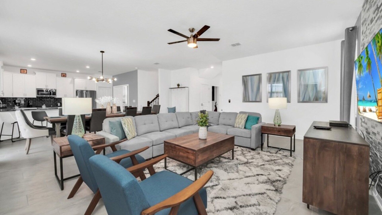 Photo of Livingroom in Four Corners