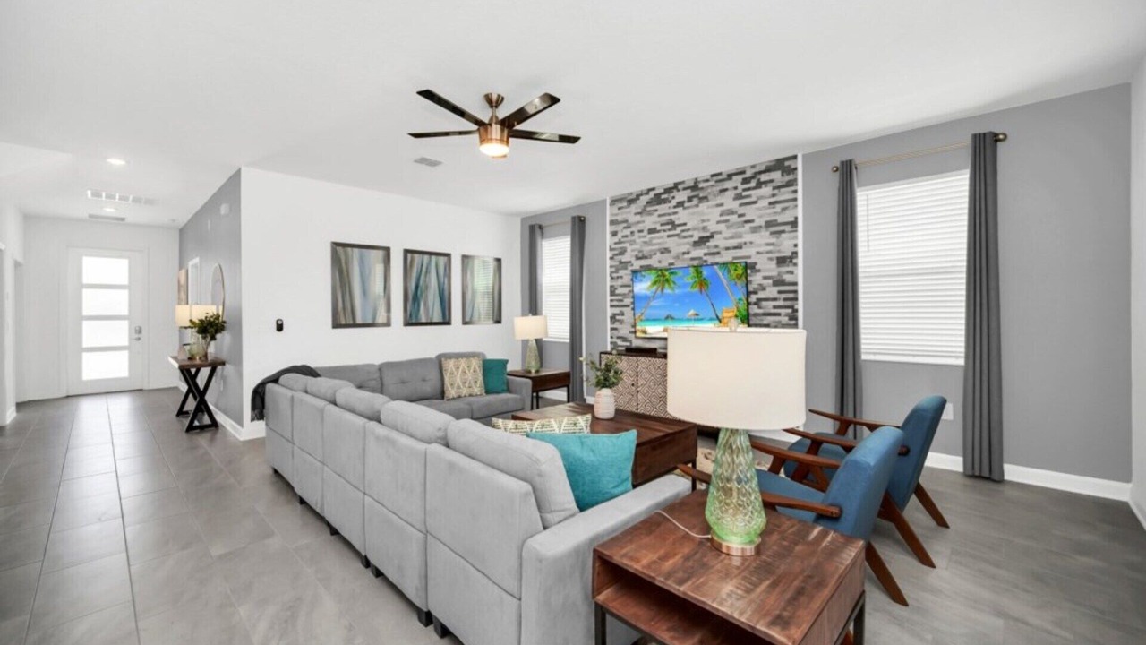 Photo of Livingroom in Four Corners