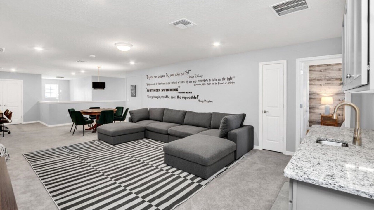 Photo of Livingroom in Davenport