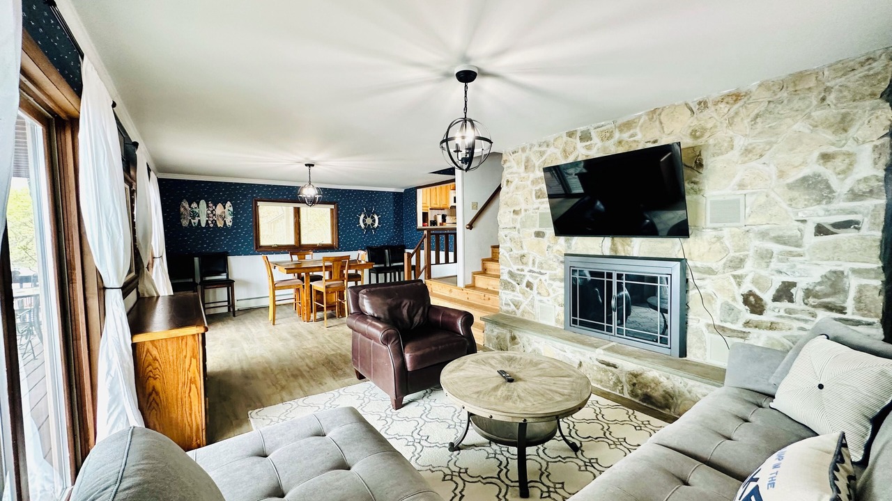 Photo of Livingroom in Hammondsport