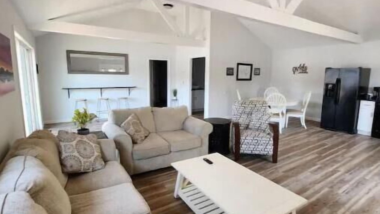 Photo of Livingroom in Waverly