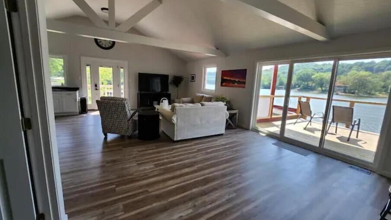Photo of Livingroom in Waverly