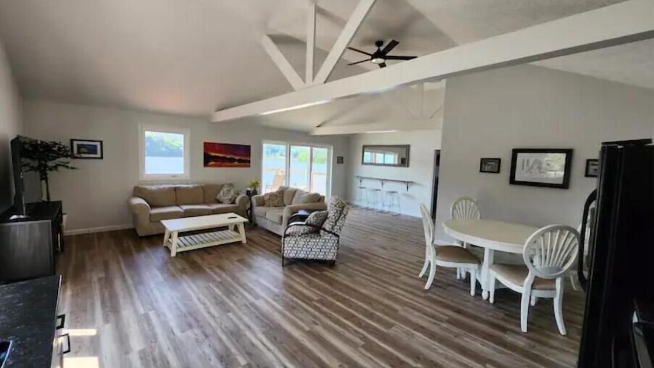 Photo of Livingroom in Waverly