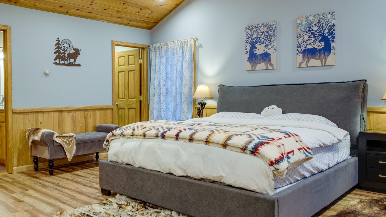Photo of Bedroom in North Creek