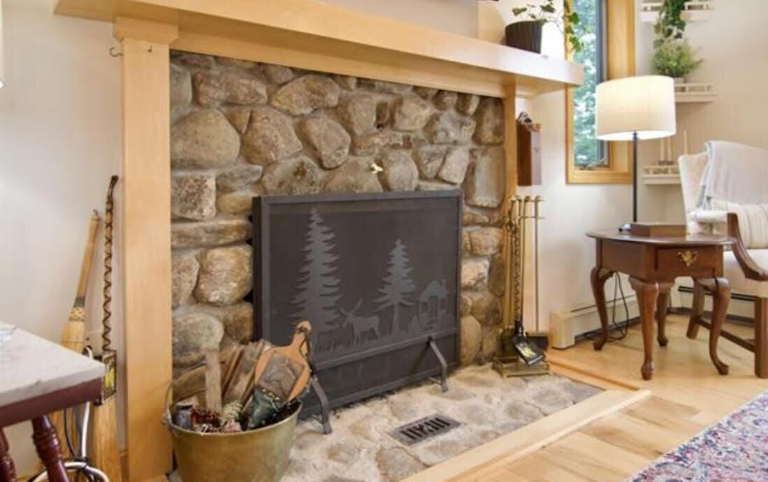 Photo of Livingroom in Sunapee
