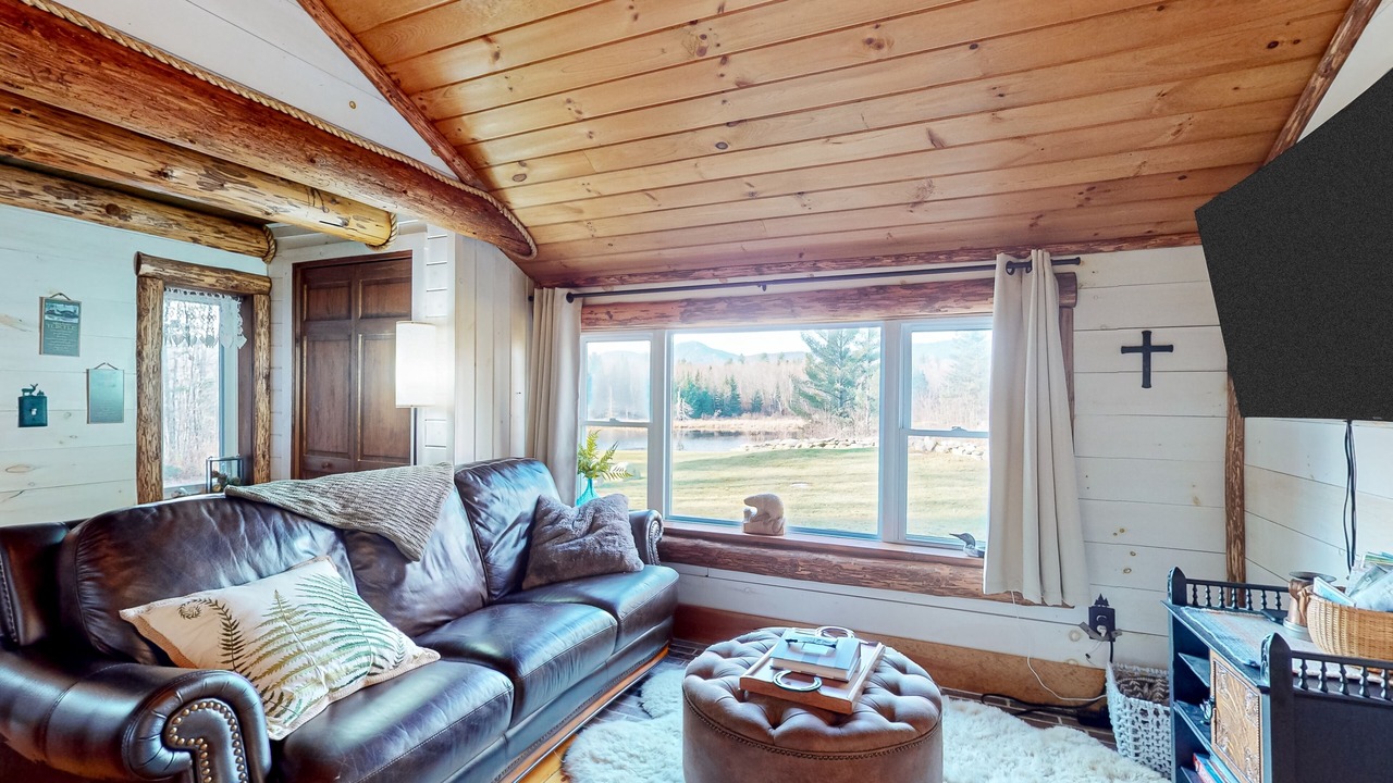 Photo of Livingroom in North Troy
