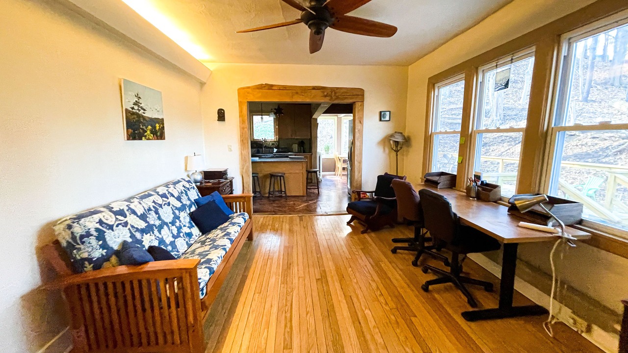 Photo of Livingroom in Ithaca