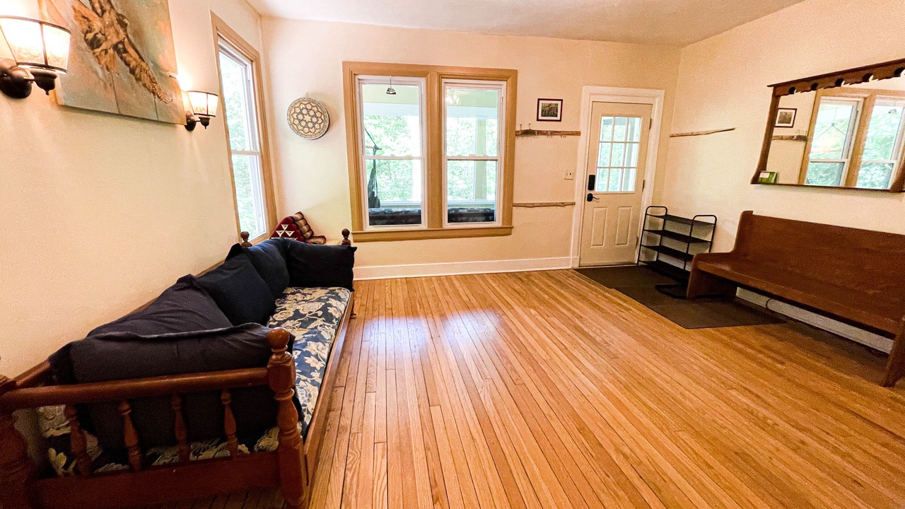 Photo of Livingroom in Ithaca