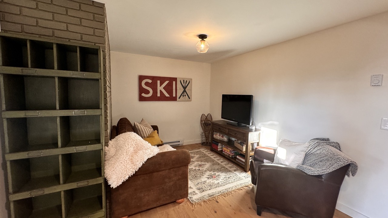 Photo of Livingroom in Warren