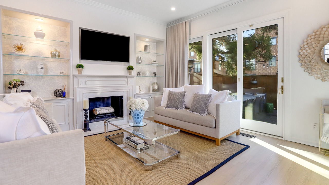 Photo of Livingroom in Old Town Alexandria