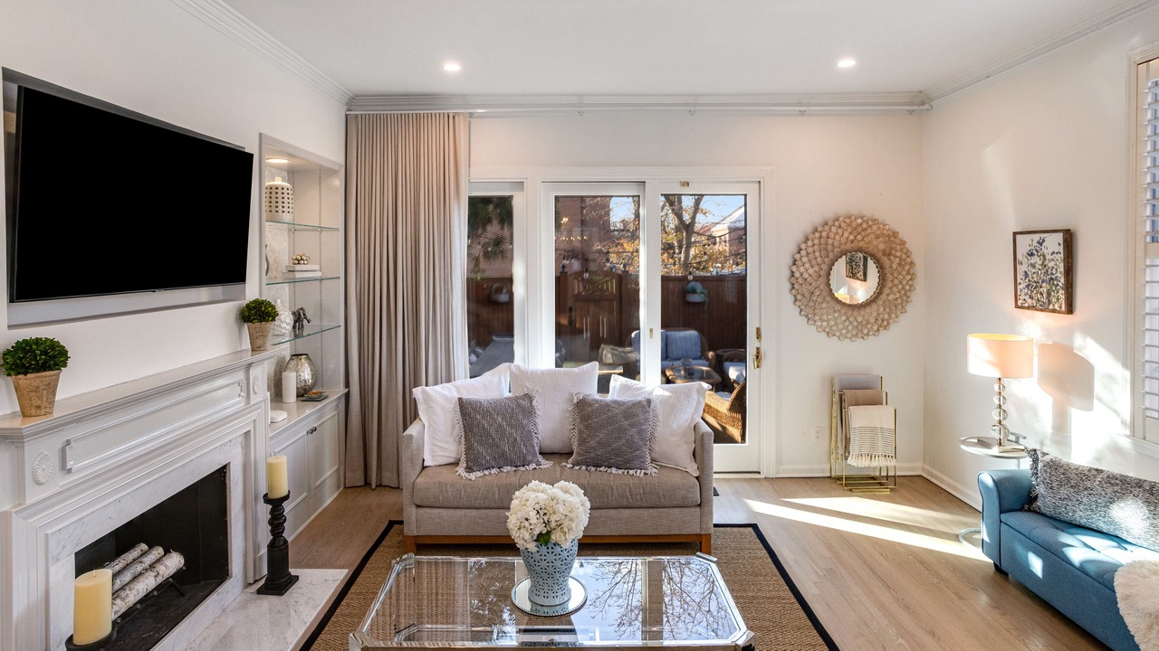 Photo of Livingroom in Old Town Alexandria