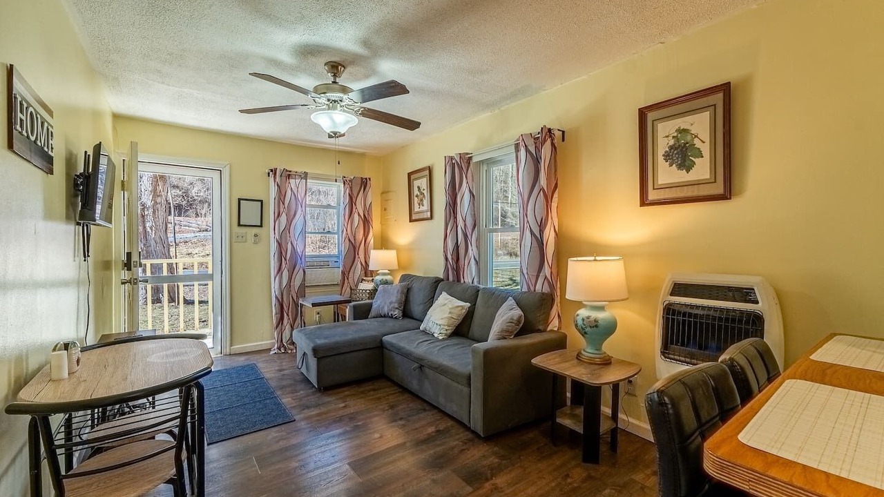 Photo of Livingroom in True