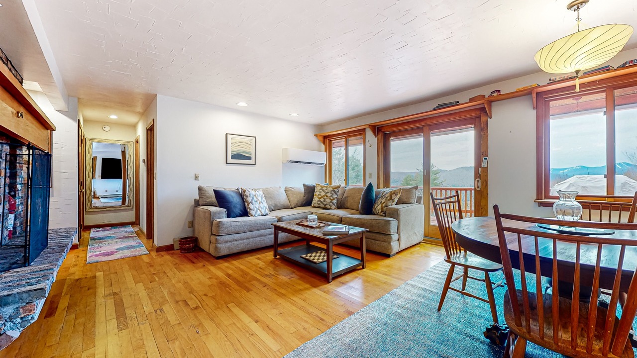 Photo of Livingroom in Pittsfield