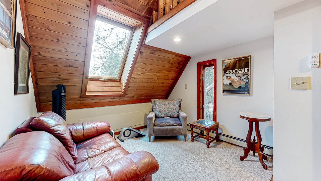 Photo of Livingroom in Pittsfield
