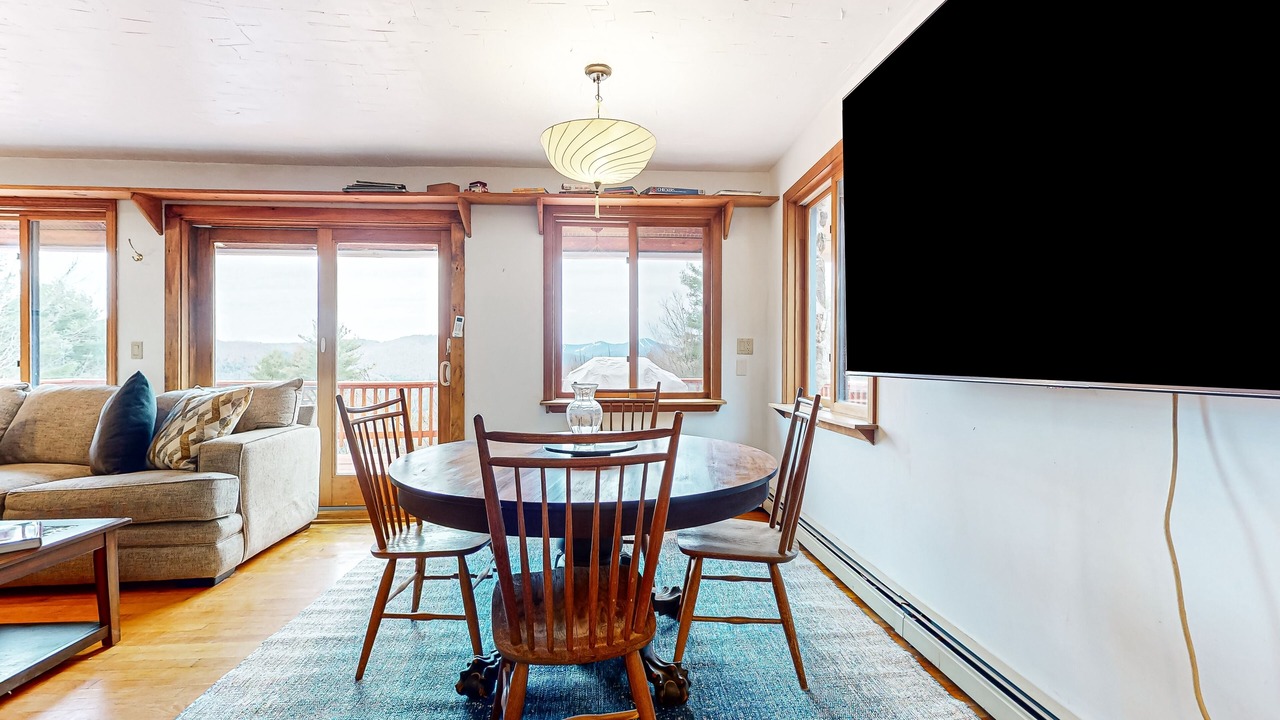 Photo of Livingroom in Pittsfield