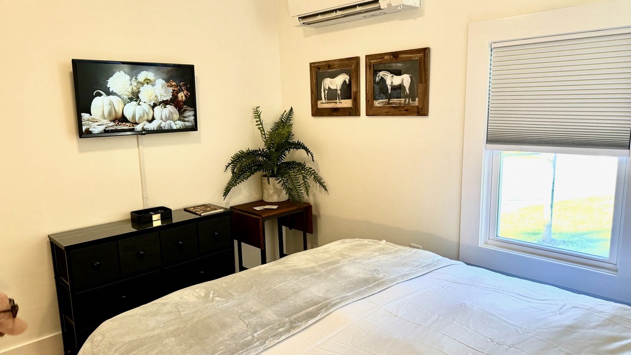 Photo of Bedroom in Saugerties