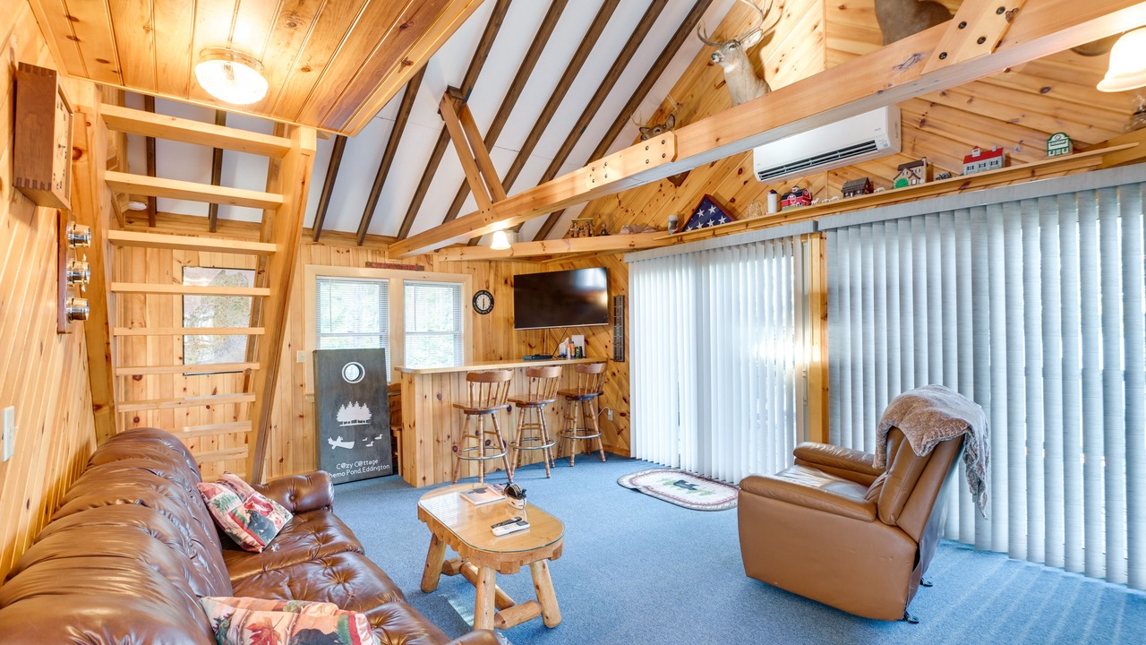 Photo of Livingroom in Eddington