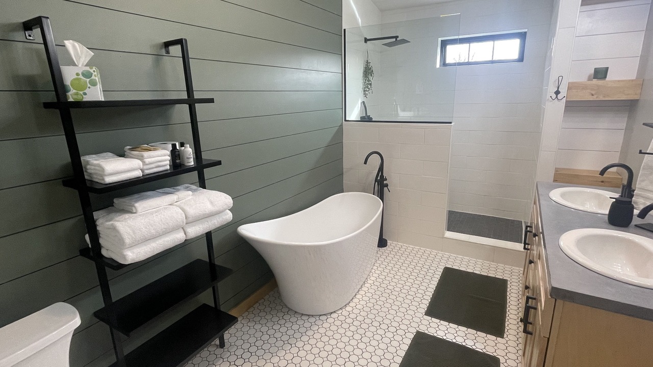 Photo of Bathroom in Guysville
