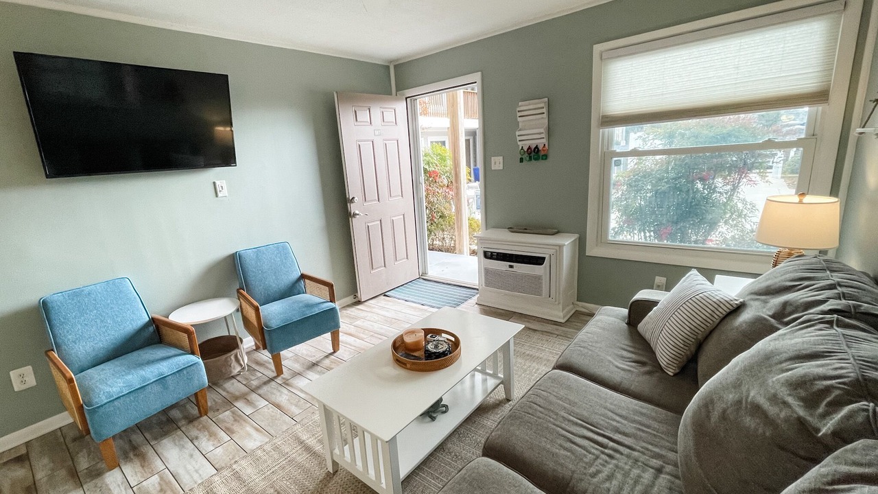 Photo of Livingroom in Caine Woods