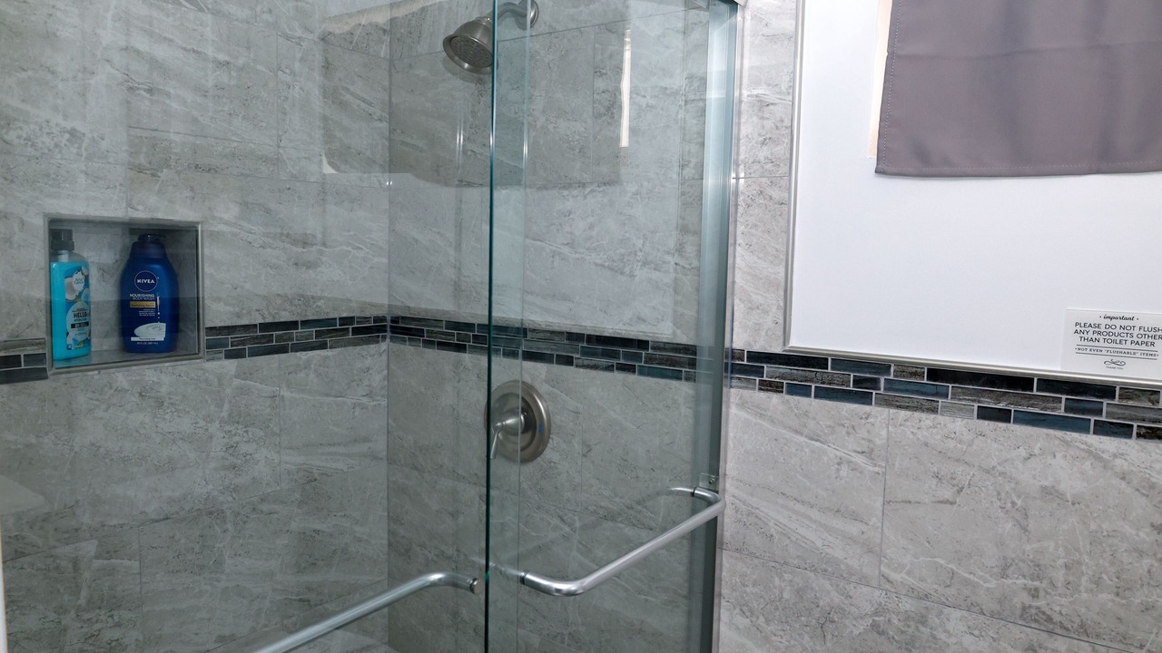 Photo of Bathroom in Lakeview