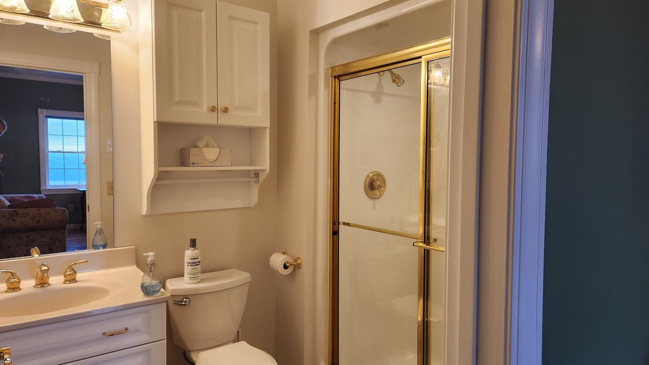 Photo of Bathroom in Newport Center