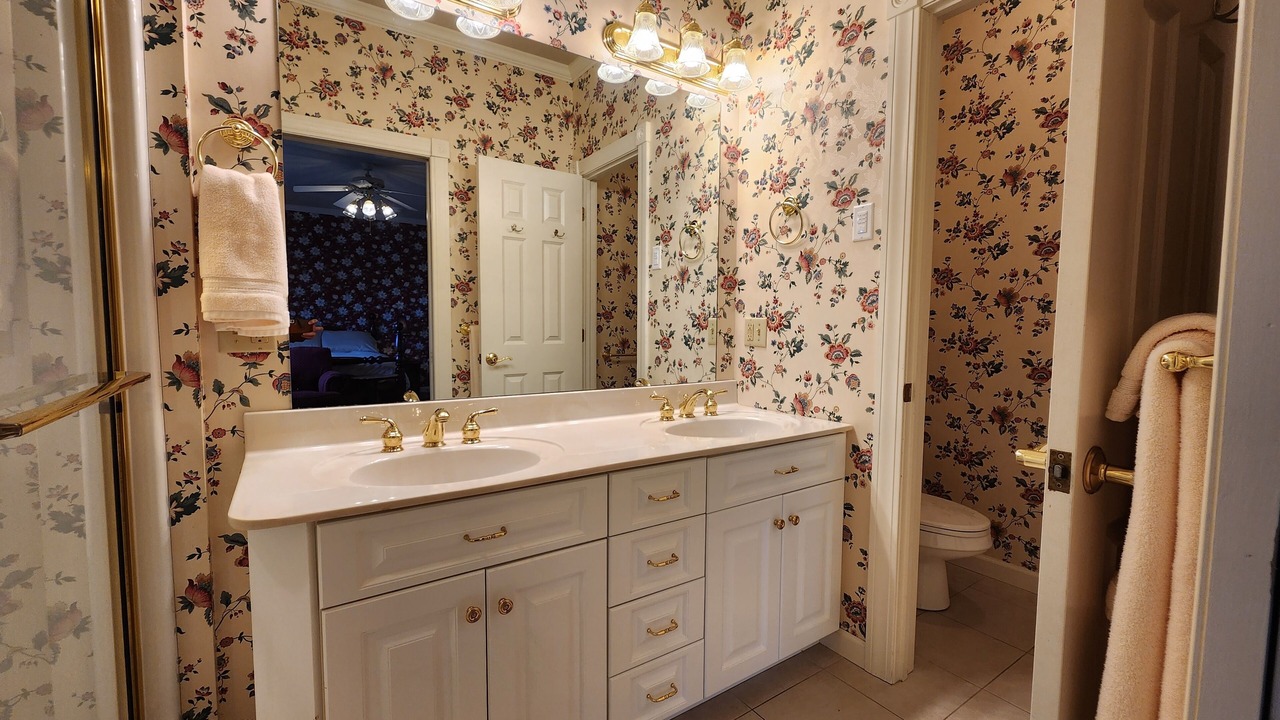 Photo of Bathroom in Newport Center