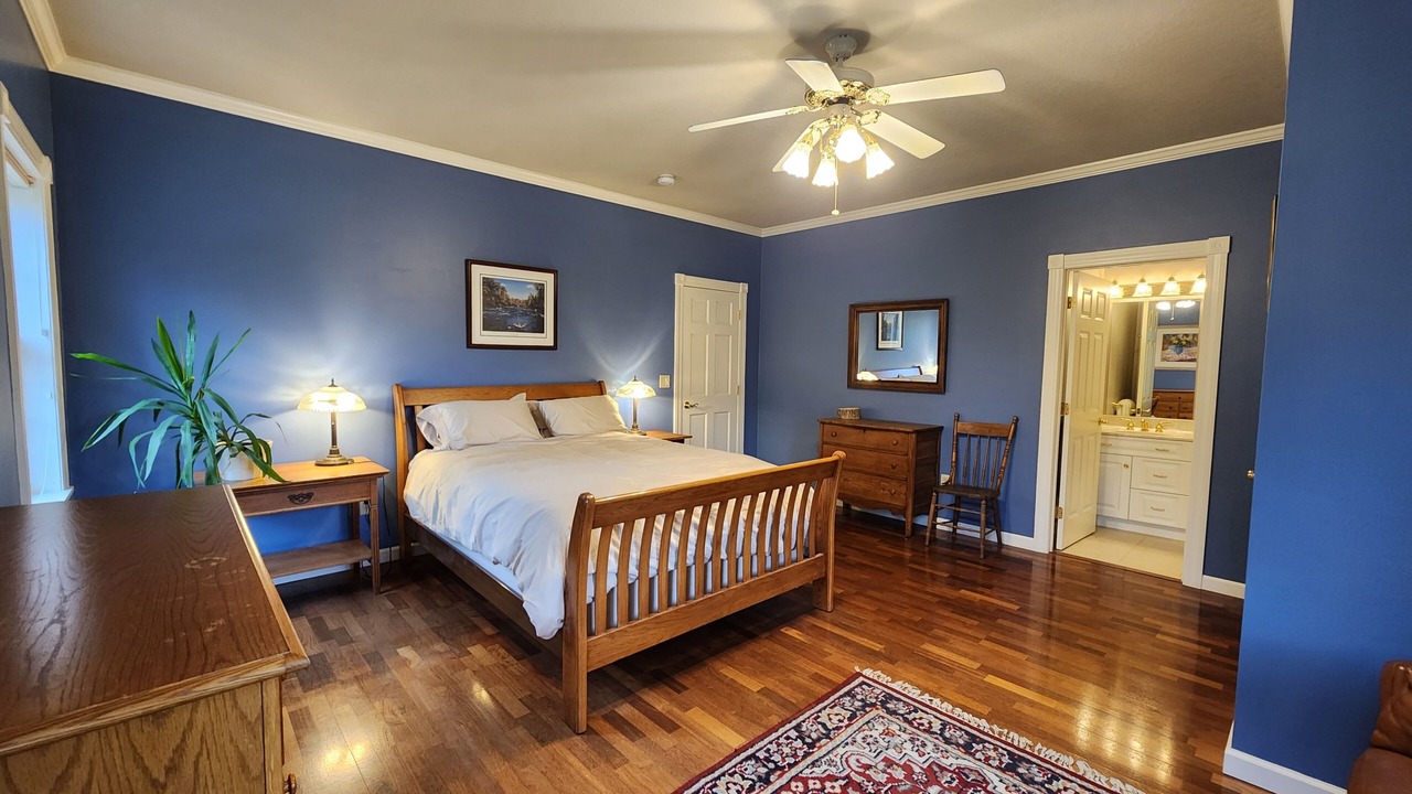 Photo of Bedroom in Newport Center