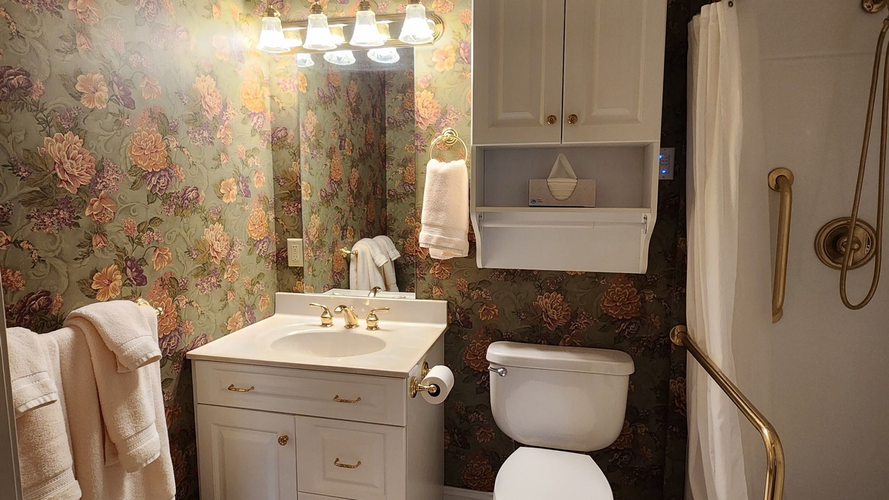 Photo of Bathroom in Newport Center