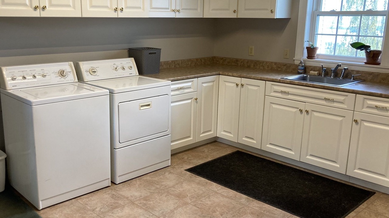Photo of Kitchen in Newport Center