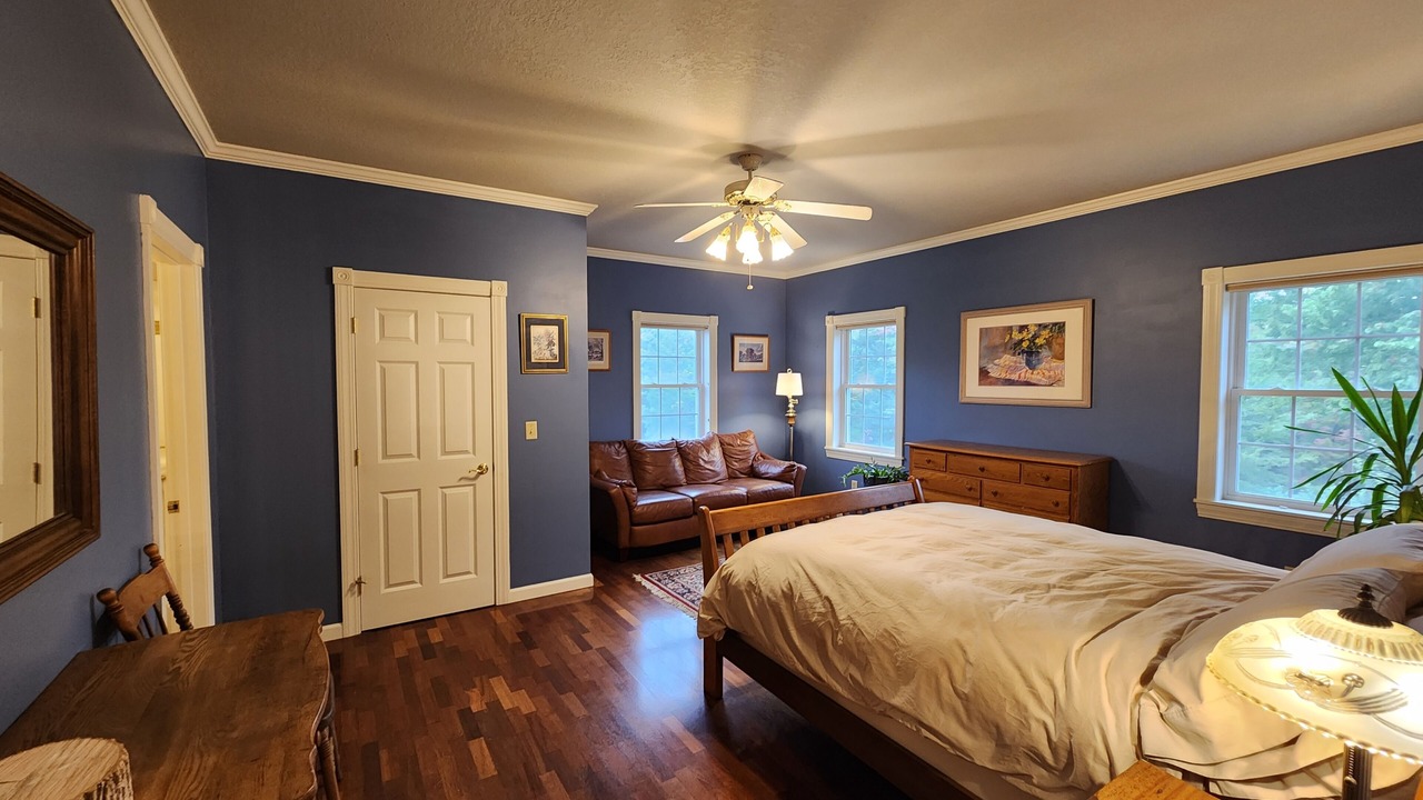 Photo of Bedroom in Newport Center